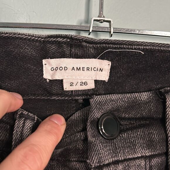 Good American Good Waist Skinny Leg Crop Length in Black - Picture 6 of 10